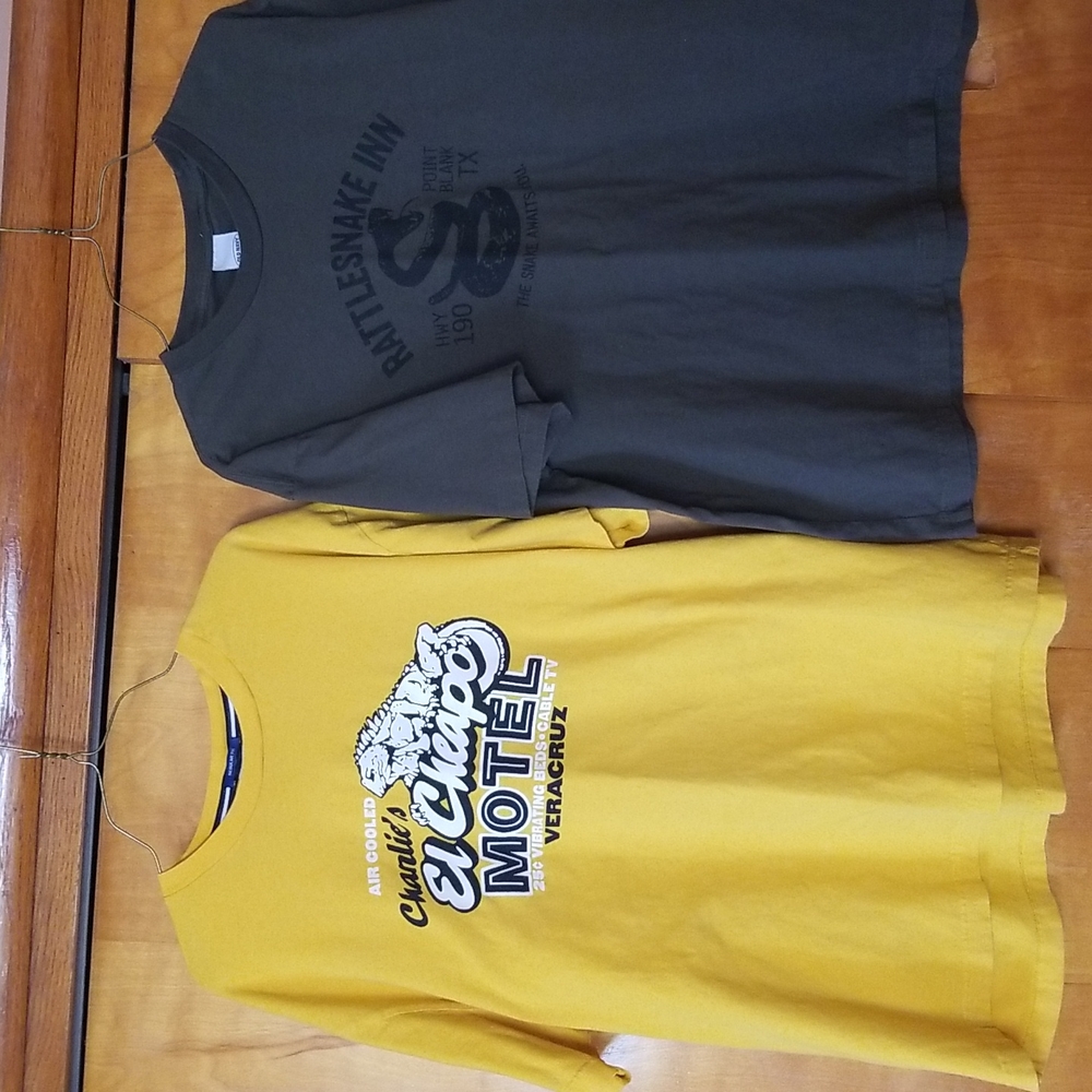 2 mens' tees from Old Navy.  Size XL